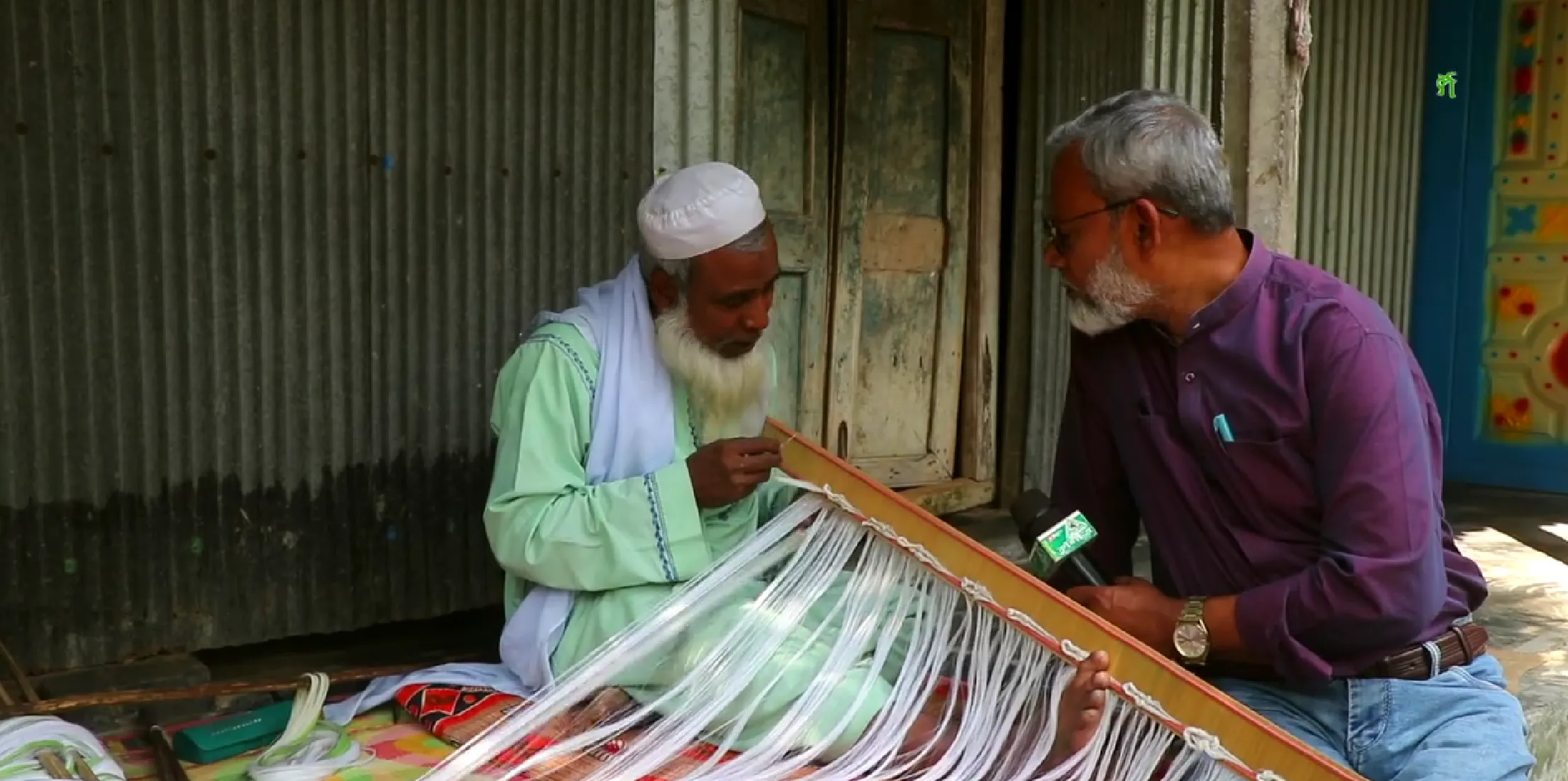 নিখুঁত কারুকাজে তৈরি