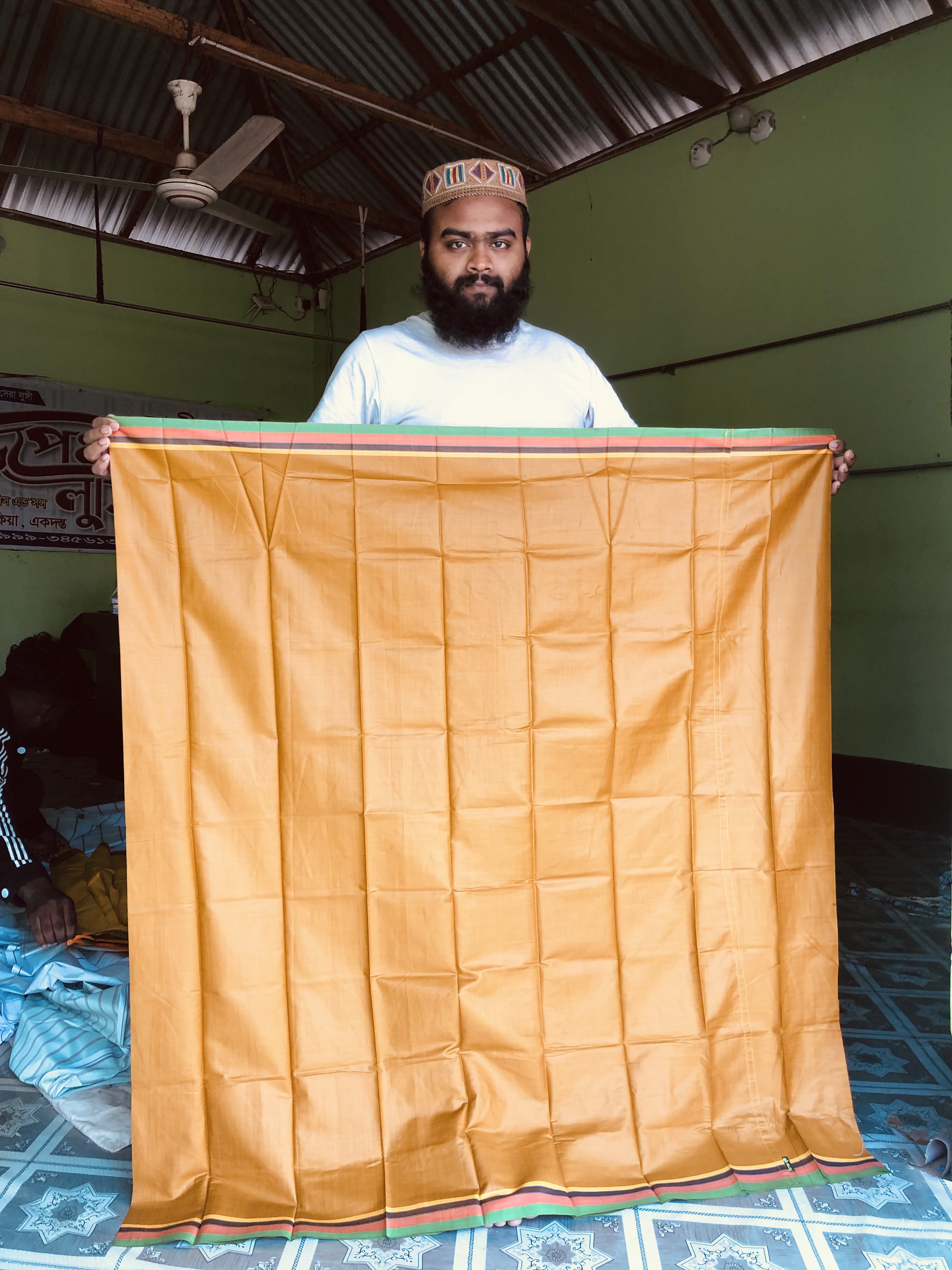 গোল্ড লুঙ্গি